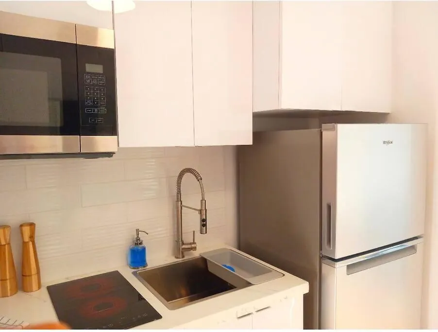 Beach Condo Near The Airport San Juan Appartamento